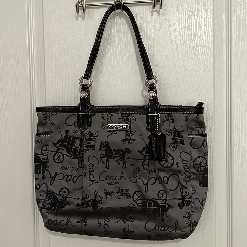 Authentic COACH Horse & Carriage East West Tote